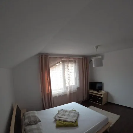 Lidia Проживання в сім'ї Ефоріє-Норд