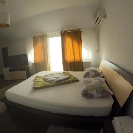 Lidia Проживання в сім'ї