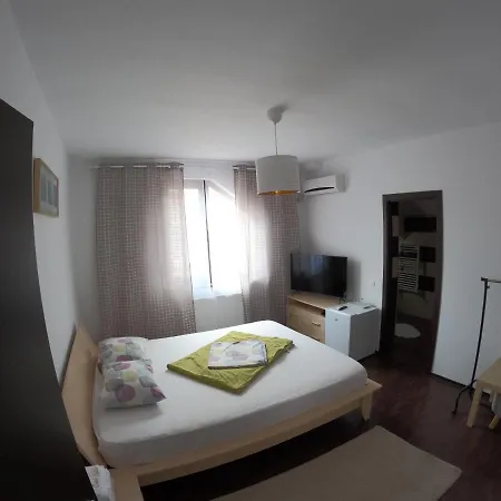 Проживання в сім'ї Lidia *